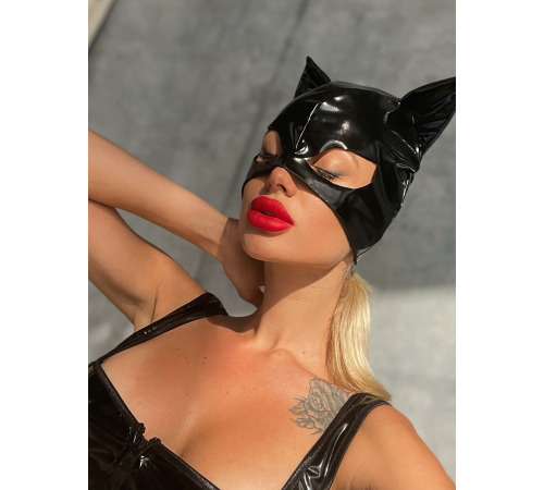 Лакированная маска 