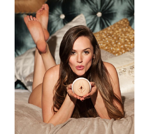 Мастурбатор Fleshlight Girls: Tori Black - Torrid, со слепка вагины, очень нежный