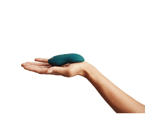 Потужний мінівібромасажер Touch X Green Velvet by We-Vibe, зручно поєднувати з проникним сексом