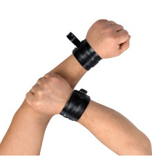 Мужские кожаные наручники Art of Sex - Man Handcuffs Speedway L-2XL, цвет черный