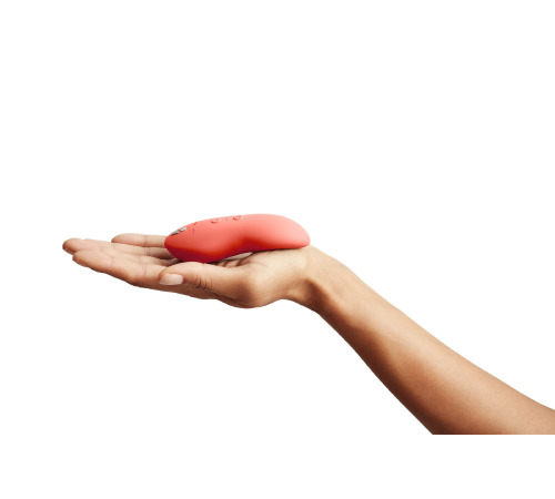 Мощный мини-вибромассажер Touch X Crave Coral by We-Vibe, удобно совмещать с проникающим сексом