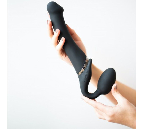 Безремневой страпон с вибрацией Strap-On-Me Vibrating Black M, диаметр 3,3см, пульт ДУ, регулируемый
