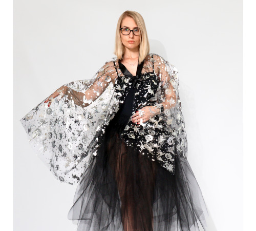 Прозрачная накидка – многофункциональный аксессуар на Хэллоуин