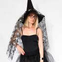 Шляпа ведьмы с вуалью и серебристым принтом – аксессуар для Хэллоуина
