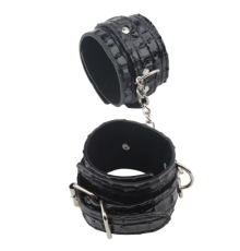 Поножи Chisa BEHAVE LUXURY FETISH Surrender ankle restraints