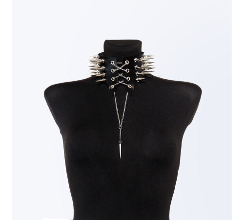 Чокер кожанный с большими шипами, Цвет черный