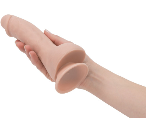 Изогнутый фаллоимитатор на присоске ADDICTION — BRAD 7,5″ Dildo With Balls, Beige