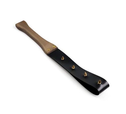 Шлепалка с шипами и деревянной ручкой Art of Sex - BDSM Strong,  натуральная кожа