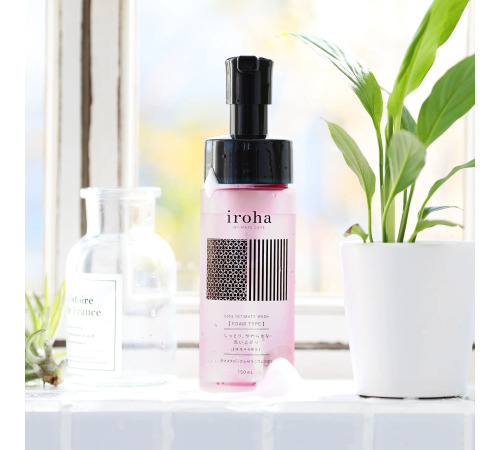 Піна для інтимного догляду Iroha Intimate Wash Foam Type Damask Rose and Geranium 150 мл