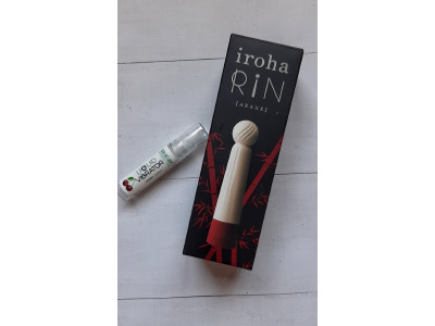 Обзор мини - вибратора IROHA RIN Akane и лубриканта с эффектом вибрации Amoreane Med Liquid Vibrator Cherry