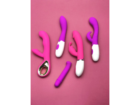 Вибраторы и фаллоимитаторы