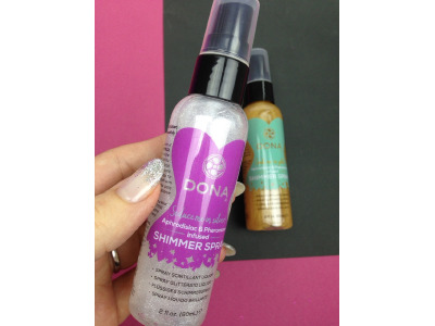 Новинка!! Спреи для тела с блестками DONA Shimmer Spray Silver (60 мл) и Spray Gold (60 мл) – 229грн