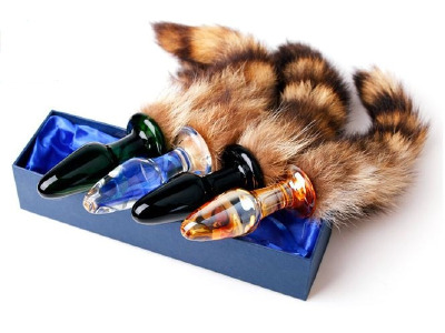 Пробка анальная стеклянная с хвостом из натурального меха со скидкой!!!  Новая цена - 200грн!!!