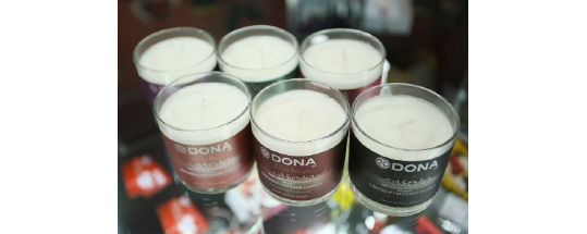 Предлагаем Вам массажные свечи DONA - отличный романический подарок!